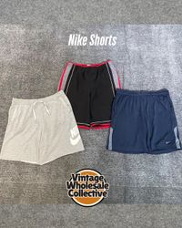 🔴 Nike Shorts - (12/10)