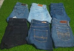 LEVI’S  MINI SHORTS (C 210)