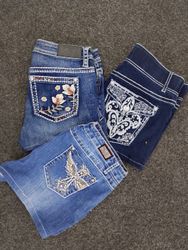 Fashionable Women’s Denim Shorts