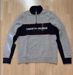 Åutheñtic Tommy Hilfiger Sweaters ✨