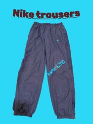 Condition: Pre-owned, very good condition.
Color: ..