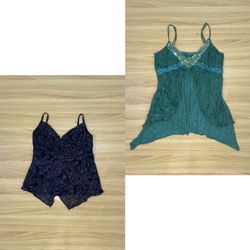 Camisoles à dentelle et imprimées