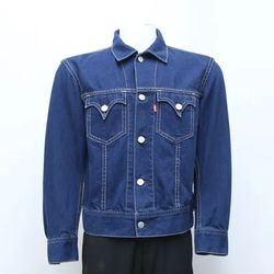 CR2234 UPCYCLED LEVI’S CLASSIC DENIM TRUCKER JACKE..