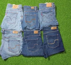 LEVI’S MINI SHORTS (C 397)