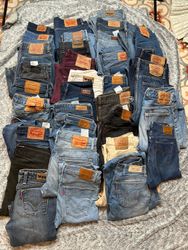 Mixed Levi’s jeans 34pcs