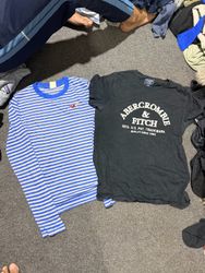Hollister t shirt