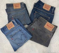 Vintage Men's Levi's Straight Fit Denim Jeans (BN1..