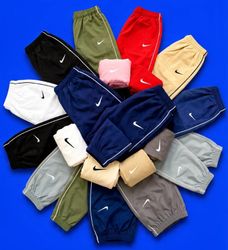 Baggy Nike Trackpants