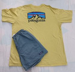 CR11749 Vintage Patagonia T-Shirts and Shorts