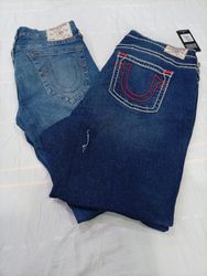 CR10451 Vintage True Religion Men’s Jeans