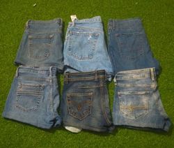 LEVI’S MINI SHORTS (C 207)