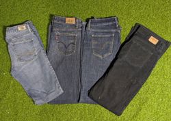 B 32 LEVI’S FLARE-BOOTCUT-JEANS