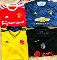 Football tishrt 100 pecs