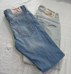 CR10939 Vintage True Religion Men’s Jeans