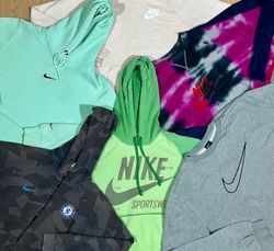 NIKE SWEATSHIRT