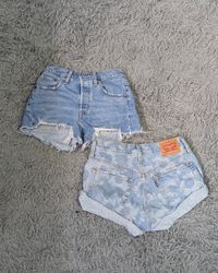**Levi’s 501 Sexy Shorts – Classic Denim Cut-Off S..
