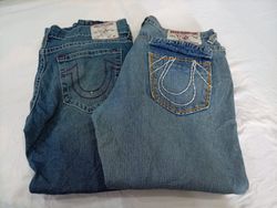 CR12657 Vintage True Religion Men’s Jeans