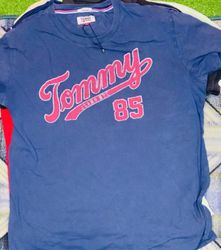 tommy t shirt