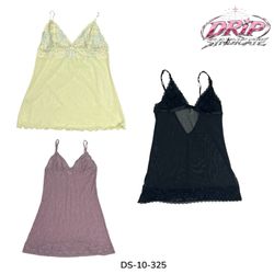 Robe nuisette en satin avec bordure en dentelle (D..