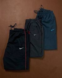 Calças de treino largas clássicas da Nike