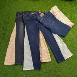 8371 - Levi's Upcycled Instagram trendy Flare Jean..