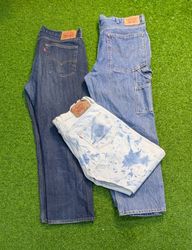 8520 - Levi's  jeans