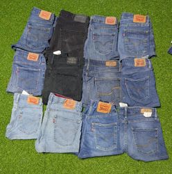 LEVI’S MINI SHORTS (C 114)