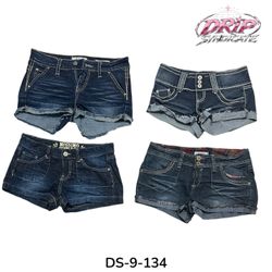 Shorts de Jeans de Cintura Baixa com uma Vibe de S..