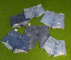 8396 - Levi's short.