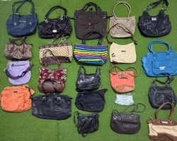 Yv136 Hand Bag 23P