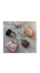 Lot de petites pochettes Guess