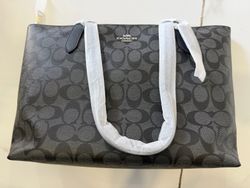 Coach Tote bag (NWT)