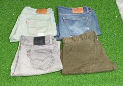 LEVI'S MEN WEAR SHORTS (S 197)