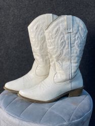 Leather Cowboy boots in bulk