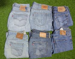 LEVI’S JEANS (A 28)