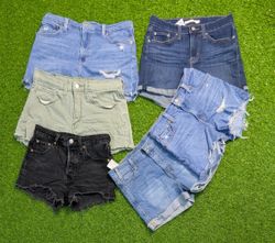7056 - Levi's Short
