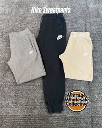 🔴 Nike Pantalon de survêtement - (26/10)