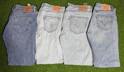 LEVI’S 501 JEANS  (A 149)