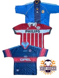 Vintage 90.s foot ball T shirt soccer jersey T shi..
