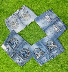 Saias Bordadas Y2K
