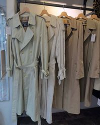 Burberry Trench Coat           Grade - 10A. —. 12B..