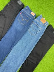 Ladies levies jeans id 125