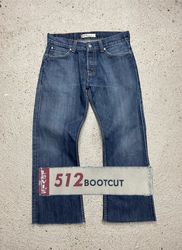 Levis Bootcut Jeans Washing. Available