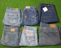 AMERICAN EAGLE AND OTHER MIX BRANDS  JEANS (A 164)