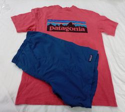 CR10287 Vintage Patagonia T-Shirts and Shorts