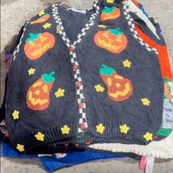 Super Trendy Vintage Halloween Sweater & Vest Bund..