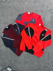 Camiseta de moletom Adidas reciclada