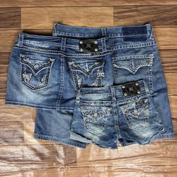 Thrifted True Religion,Miss Me & Rock Revivals Sho..