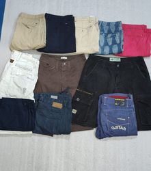 Tommy Hilfiger.  
Hilfiger Denim.  
Lee.  
Lee Coo..