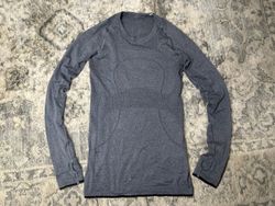 Authentic Lululemon gymwear t shirt